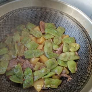 牛肉炖油豆土豆的做法步骤：11