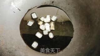 小鸡炖蘑菇的做法步骤：2