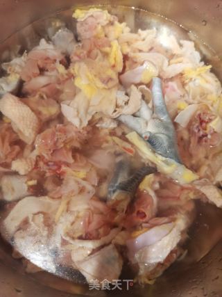 辣椒炒鸡的做法步骤：2