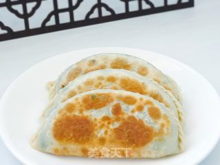 韭菜盒子的做法步骤：1