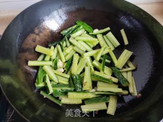 黄瓜炒牛肉的做法步骤：5