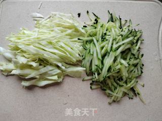 低脂蔬菜蛋饼的做法步骤：1
