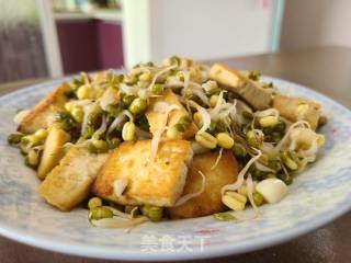 绿豆芽炒豆腐的做法步骤：6