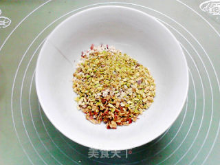 开心果核桃红枣花生红糖蛋糕的做法步骤：2