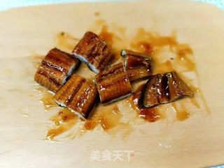 鳗鱼炒饭的做法步骤：1
