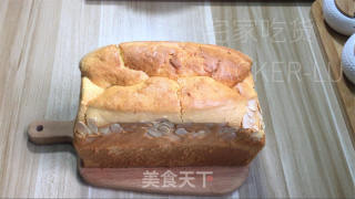 金枕海绵蛋糕，外观金黄色，整体松软有弹性，口感柔软细腻。的做法步骤：18