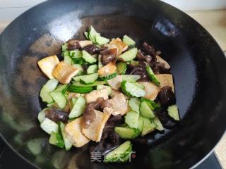 黑木耳黄瓜烧豆腐的做法步骤：5