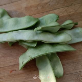笋干油豆炒白虾的做法步骤：1
