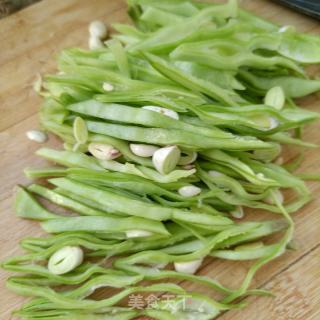 笋干油豆炒白虾的做法步骤：2