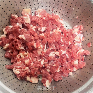 牛肉炸酱面的做法步骤：1