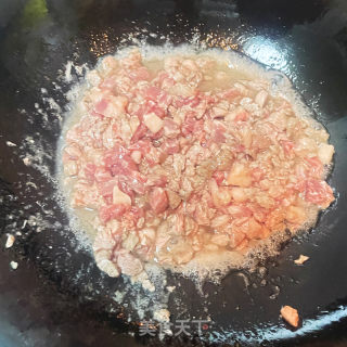 牛肉炸酱面的做法步骤：2