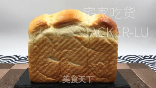 淡奶油吐司，无黄油版本，质地轻盈又韧性拉丝，散发着浓郁奶香。的做法