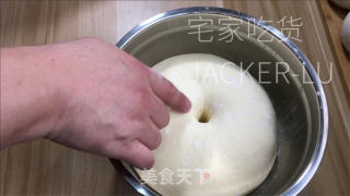 淡奶油吐司，无黄油版本，质地轻盈又韧性拉丝，散发着浓郁奶香。的做法步骤：6
