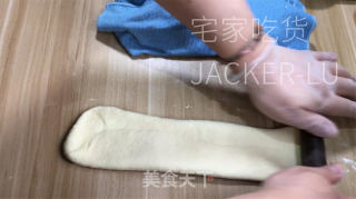 淡奶油吐司，无黄油版本，质地轻盈又韧性拉丝，散发着浓郁奶香。的做法步骤：12