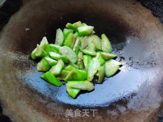 丝瓜烧贻贝的做法步骤：4