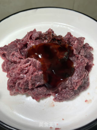 榨菜牛肉炒饭的做法步骤：3