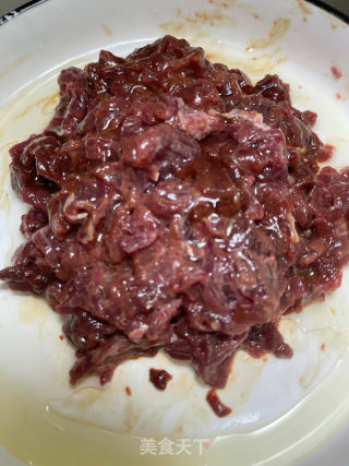 榨菜牛肉炒饭的做法步骤：4