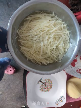 炒土豆丝的做法步骤：4
