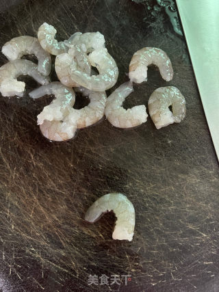 芦笋炒虾仁的做法步骤：2