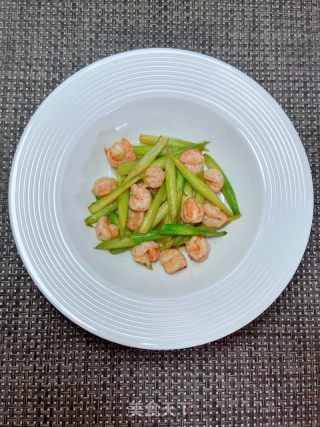 芦笋炒虾仁的做法步骤：9