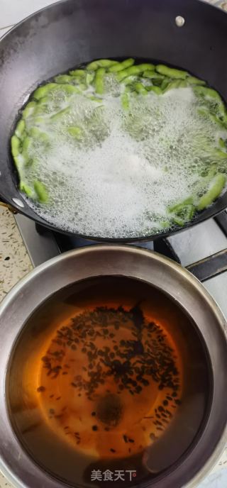 水煮毛豆的做法步骤：2