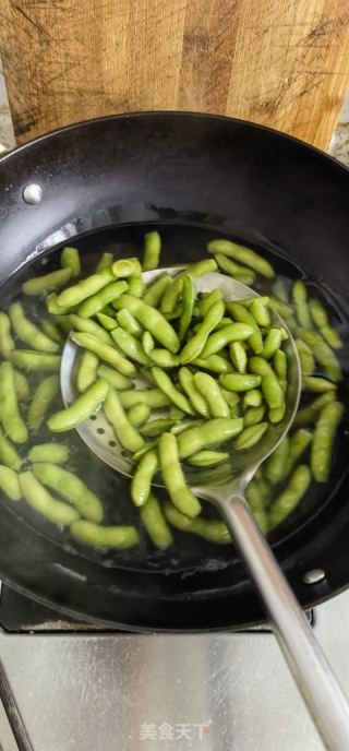 水煮毛豆的做法步骤：4