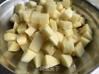 咖喱牛肉的做法步骤：2