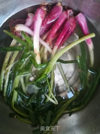 小葱炒肉沫的做法步骤：2