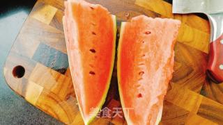 西瓜正确切法的做法步骤：3