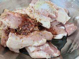 咸蛋黄鲜肉粽的做法步骤：6