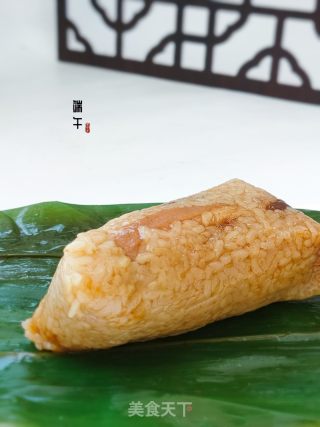 咸蛋黄鲜肉粽的做法步骤：15