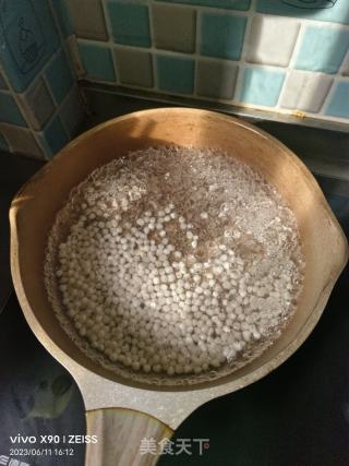 芋圆西米露的做法步骤：1