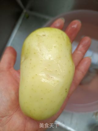 原味鲜虾蒸土豆的做法步骤：2