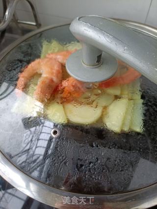 原味鲜虾蒸土豆的做法步骤：7