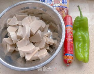 面筋炒火腿肠的做法步骤：1