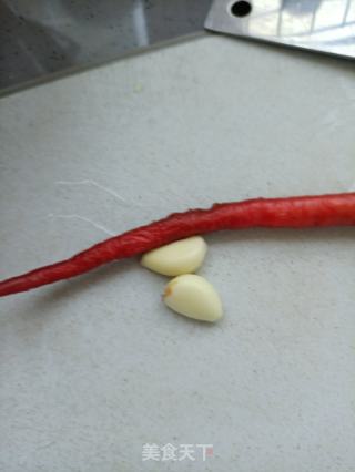 胡萝卜拌鸡胸肉的做法步骤：2