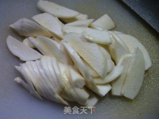 五花肉茭白炒毛豆的做法步骤：4