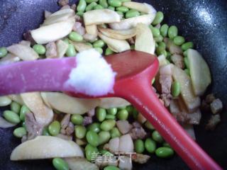 五花肉茭白炒毛豆的做法步骤：12