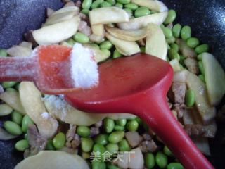 五花肉茭白炒毛豆的做法步骤：13