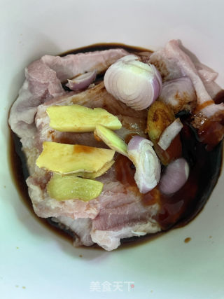 炸猪颈肉的做法步骤：4
