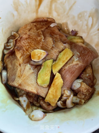 炸猪颈肉的做法步骤：5