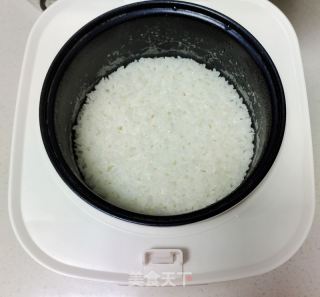 蕃茄鸡蛋盖饭的做法步骤：1