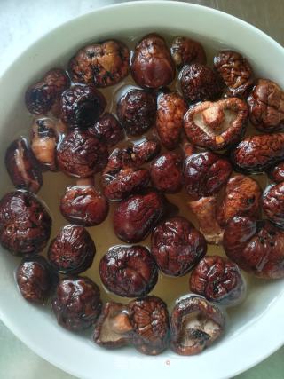 肉沫香茹炒毛白莱的做法步骤：2