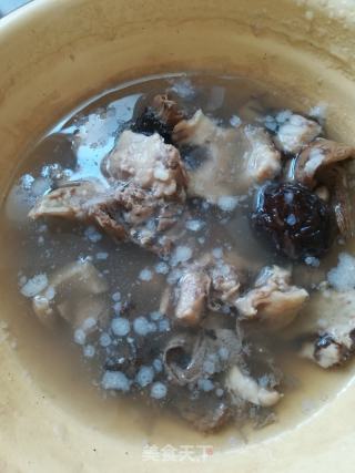 鸡汤野蘑菇挂面的做法步骤：3