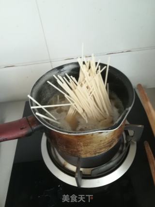 鸡汤野蘑菇挂面的做法步骤：5