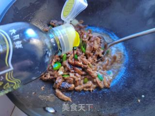 独特口味的辣椒炒肉，你吃过吗？的做法步骤：10