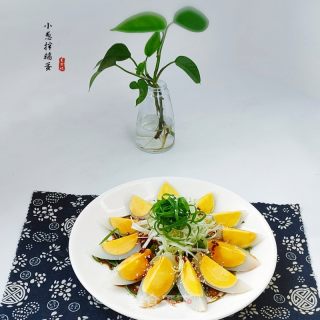 小葱拌鹅蛋的做法步骤：1