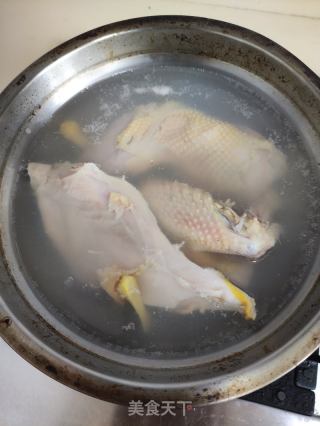 粤式口水鸡的做法步骤：2