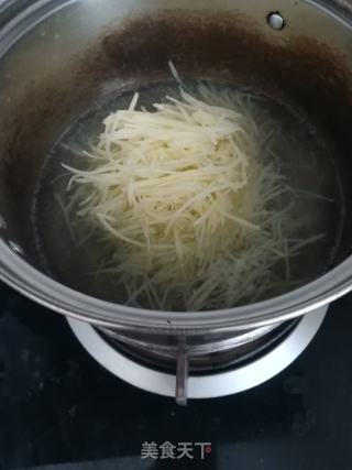 凉拌土豆丝的做法步骤：3