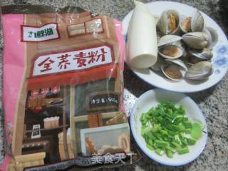 蛤蜊茭白炒荞麦疙瘩的做法步骤：1